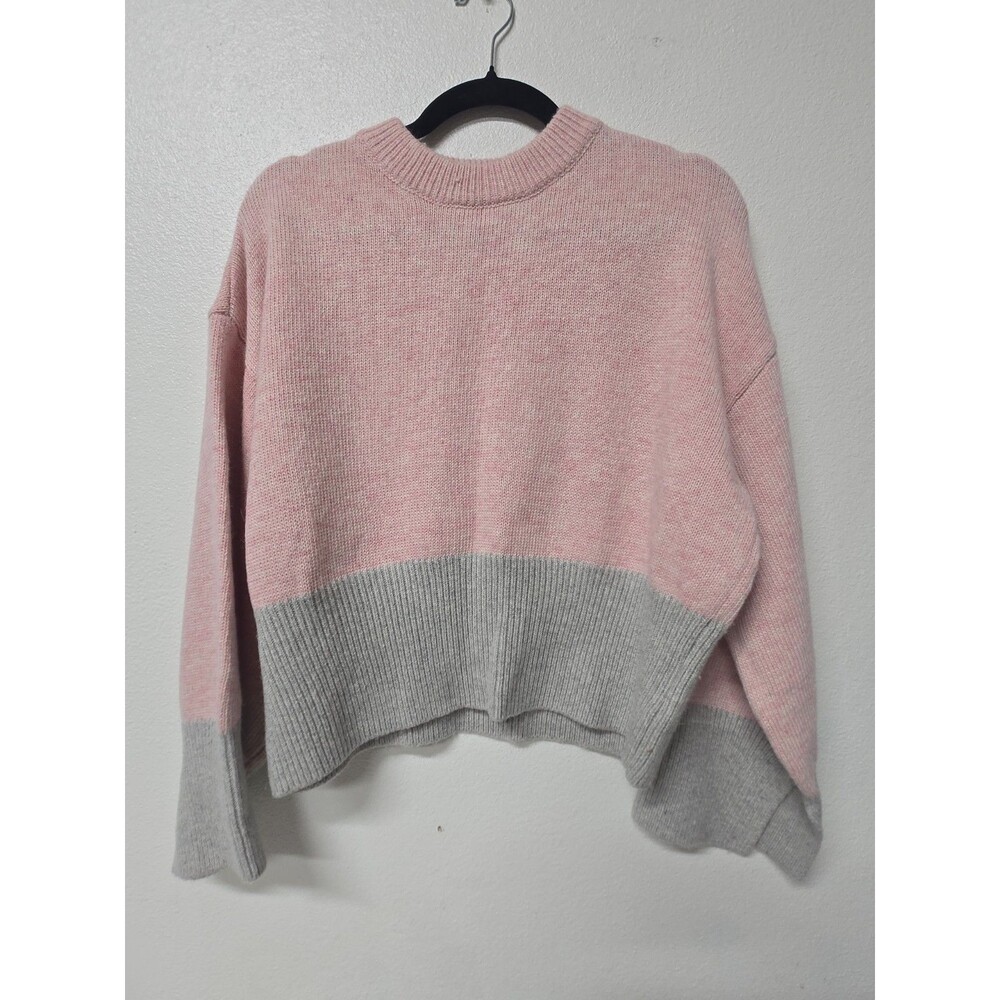 Coquette Soft-Girl Pink Mock-Neck Sweater with Gold Chain Detail – Size M